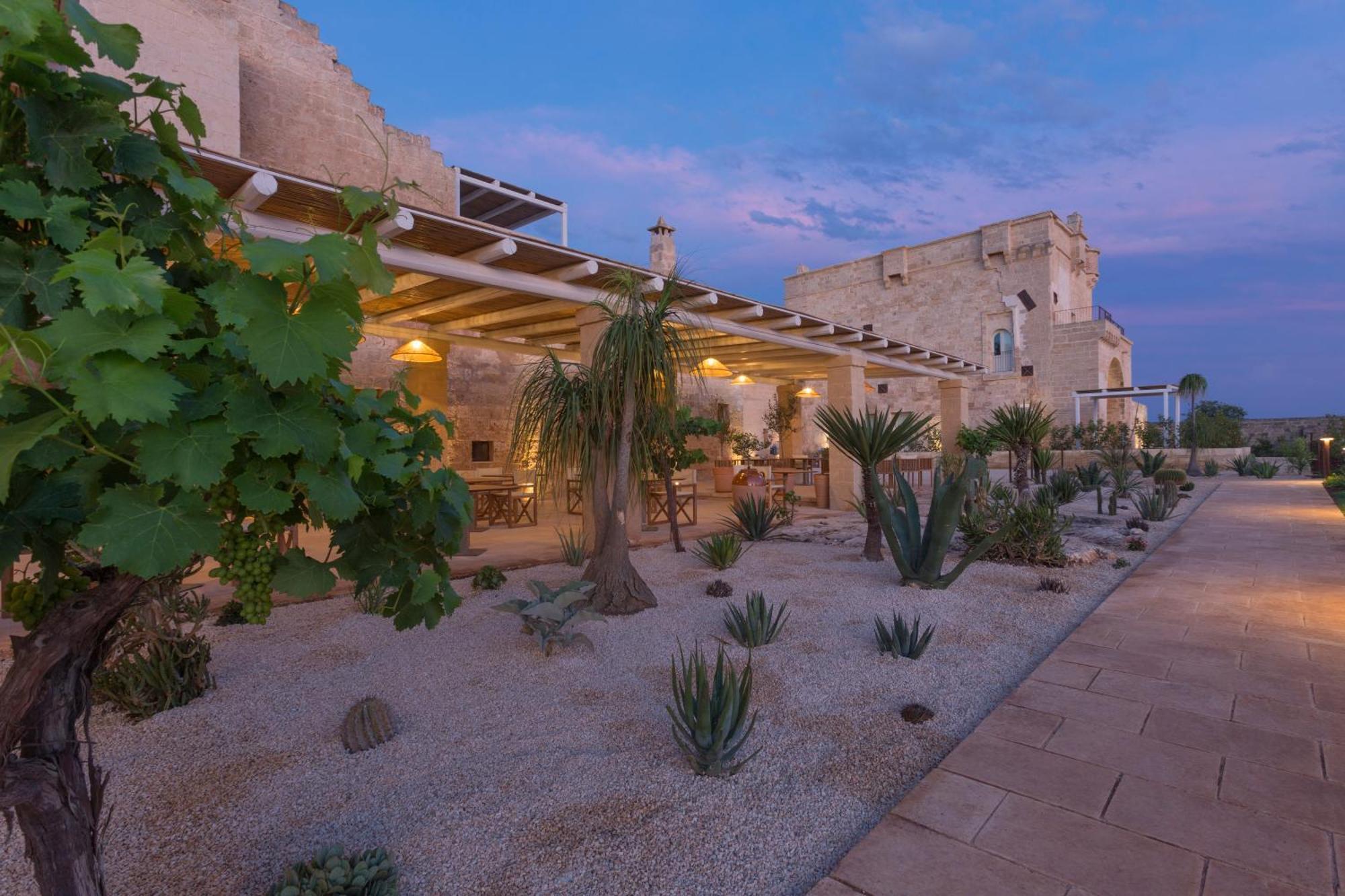 Masseria Donna Menga - The Leading Hotels Of The World Torre Lapillo Exterior foto